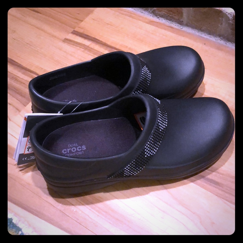 NWT Crocs Neira Pro II Embellished Slip-On